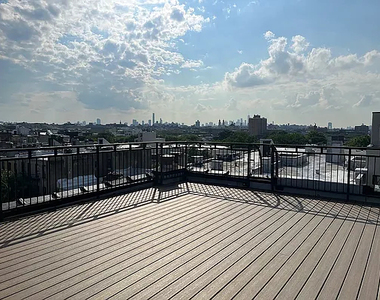 285 Cornelia Street - Photo Thumbnail 9