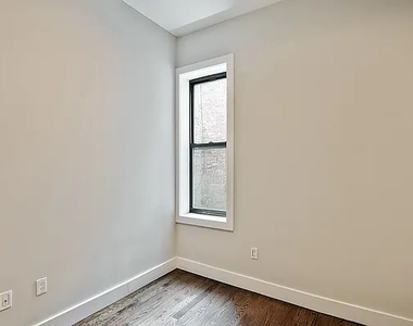 285 Cornelia Street - Photo Thumbnail 5