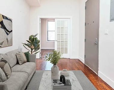 285 Cornelia Street - Photo Thumbnail 7