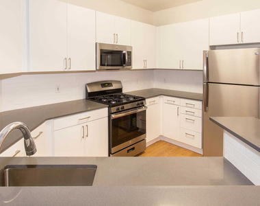 6150 De Soto Avenue - Photo Thumbnail 38