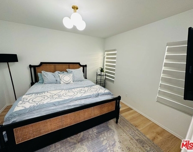 8417 W 1st Street - Photo Thumbnail 13