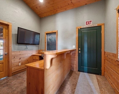 230 Hans Place - Photo Thumbnail 47