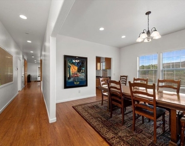 230 Hans Place - Photo Thumbnail 16