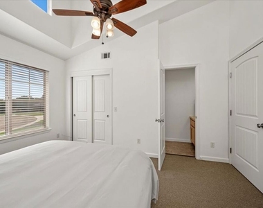 230 Hans Place - Photo Thumbnail 28