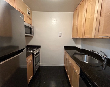 145 4th Avenue - Photo Thumbnail 3