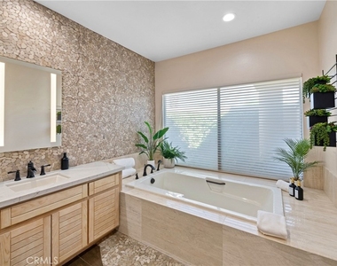 80504 Pebble Beach - Photo Thumbnail 24