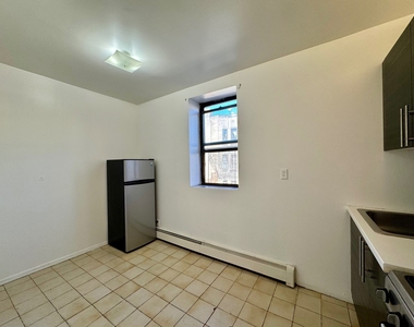 2148 2nd Avenue - Photo Thumbnail 3