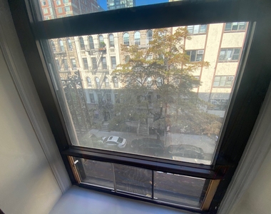 East 91st Street - Photo Thumbnail 1