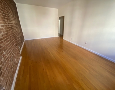 East 91st Street - Photo Thumbnail 2