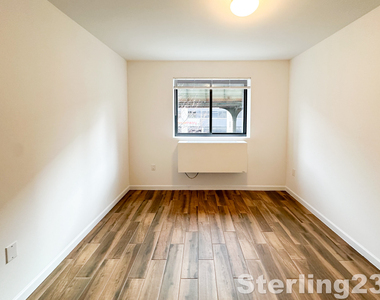 31-72 31st Street - Photo Thumbnail 3