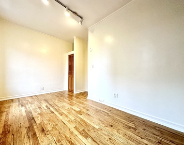 3133 Broadway - Photo Thumbnail 1