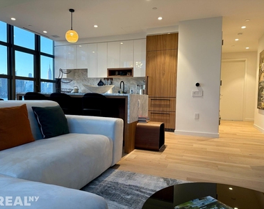 29 Huron St - Photo Thumbnail 2
