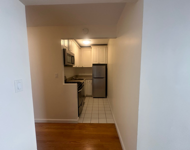 306 East 91st Street - Photo Thumbnail 2