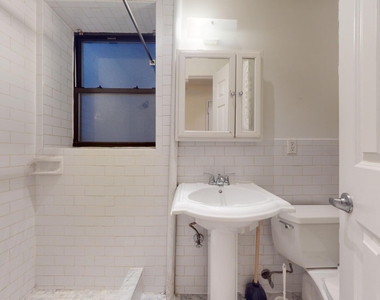 East 9th Street - Photo Thumbnail 2