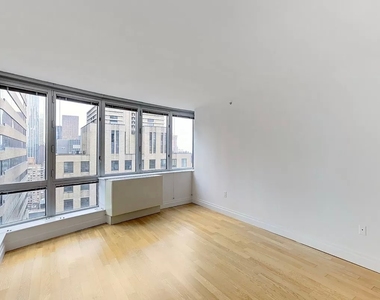 East 44th Street - Photo Thumbnail 1