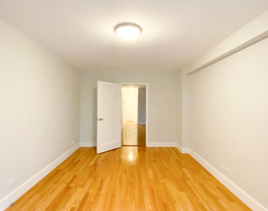 East 33rd Street - Photo Thumbnail 2