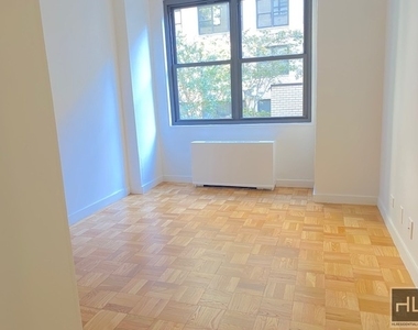 East 49 Street - Photo Thumbnail 1