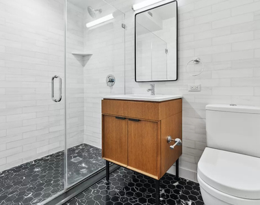 East 54 Street - Photo Thumbnail 8