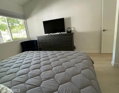 5357 Ellenvale Avenue - Photo Thumbnail 20