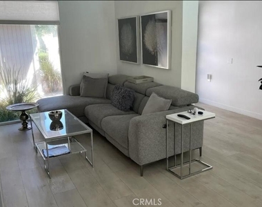 5357 Ellenvale Avenue - Photo Thumbnail 8