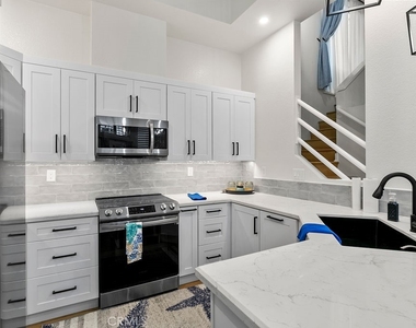 8 Coral Ridge - Photo Thumbnail 7