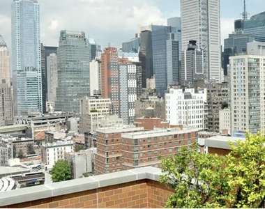 444 West 35th Street - Photo Thumbnail 8