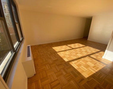 East 49th Street - Photo Thumbnail 2