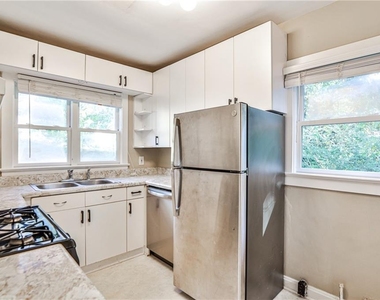 1454 Catherine Street - Photo Thumbnail 7