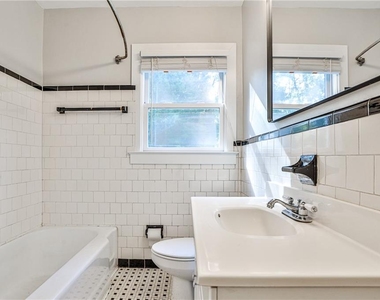 1454 Catherine Street - Photo Thumbnail 12