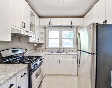 1454 Catherine Street - Photo Thumbnail 6