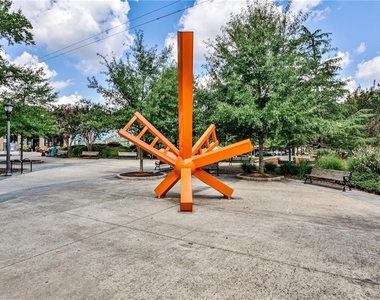 1454 Catherine Street - Photo Thumbnail 30