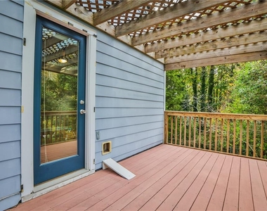 1454 Catherine Street - Photo Thumbnail 11