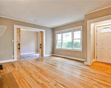 1454 Catherine Street - Photo Thumbnail 1