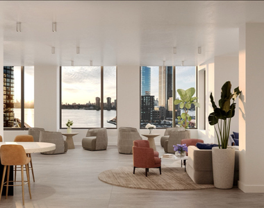77 Commercial Street - Photo Thumbnail 5