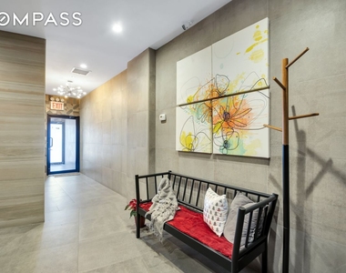 179 Woodpoint Rd - Photo Thumbnail 12