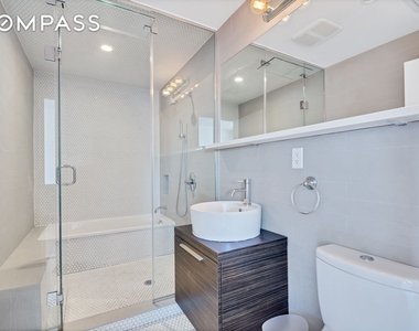 179 Woodpoint Rd - Photo Thumbnail 3