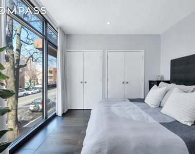 179 Woodpoint Rd - Photo Thumbnail 6