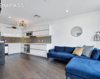 179 Woodpoint Rd - Photo Thumbnail 7