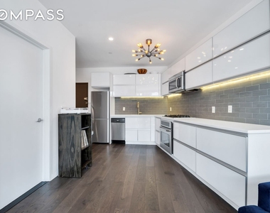 179 Woodpoint Rd - Photo Thumbnail 9