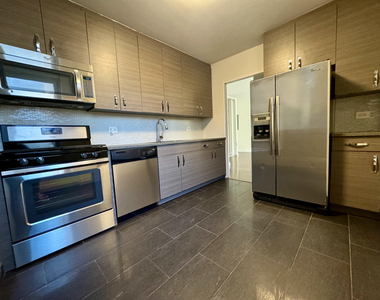 East 34th Street - Photo Thumbnail 4