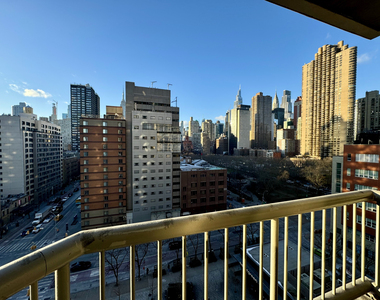 East 34th Street - Photo Thumbnail 3