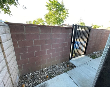 17609 Covello Street - Photo Thumbnail 13