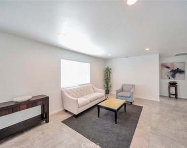 17609 Covello Street - Photo Thumbnail 6