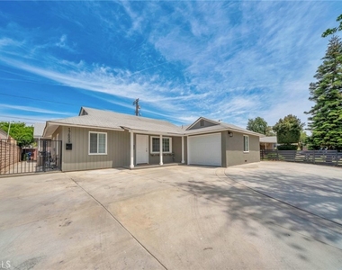 17609 Covello Street - Photo Thumbnail 2