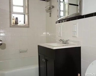 63-45 Saunders Street - Photo Thumbnail 6
