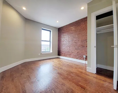 585 Franklin Avenue - Photo Thumbnail 5