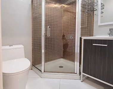 585 Franklin Avenue - Photo Thumbnail 4
