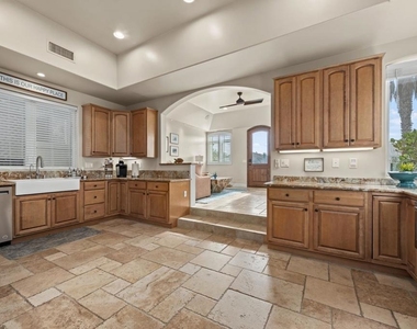 1632 S Pacific Street - Photo Thumbnail 8