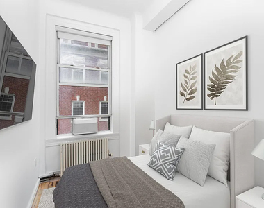 135 William Street - Photo Thumbnail 6