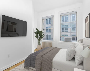 135 William Street - Photo Thumbnail 4
